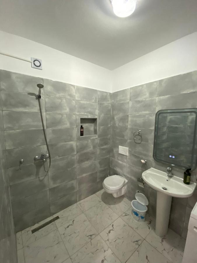 Eq Apartaments Tirana Bagian luar foto